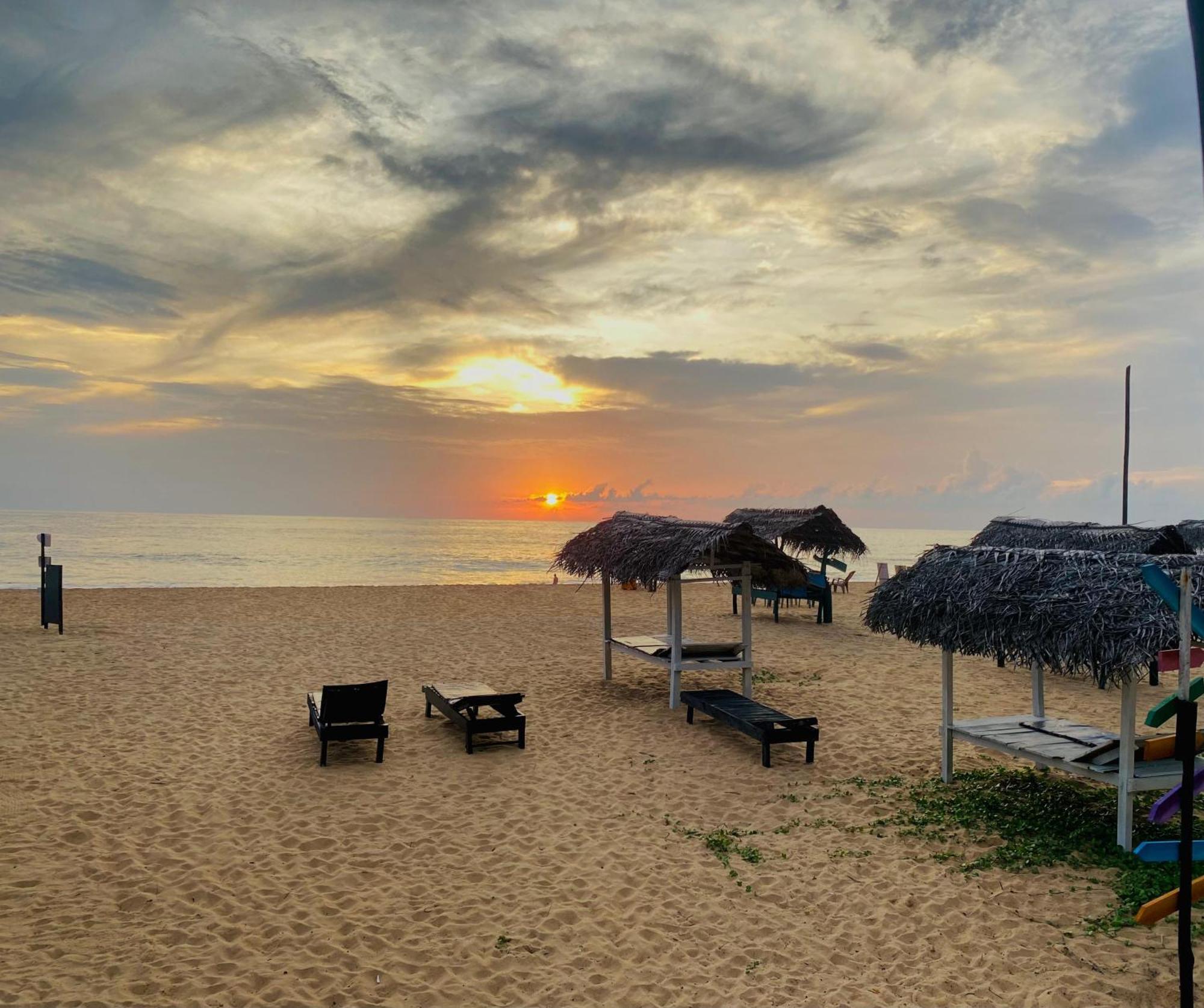 Sea Shine Guest House Хиккадува Экстерьер фото