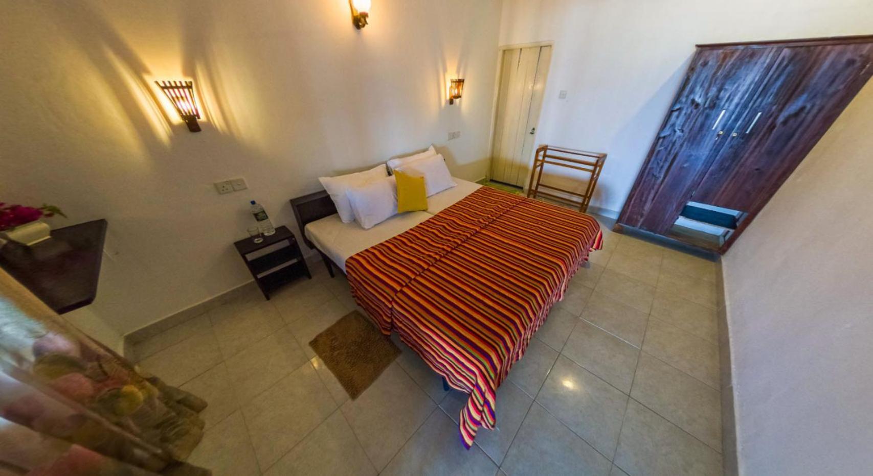Sea Shine Guest House Хиккадува Экстерьер фото