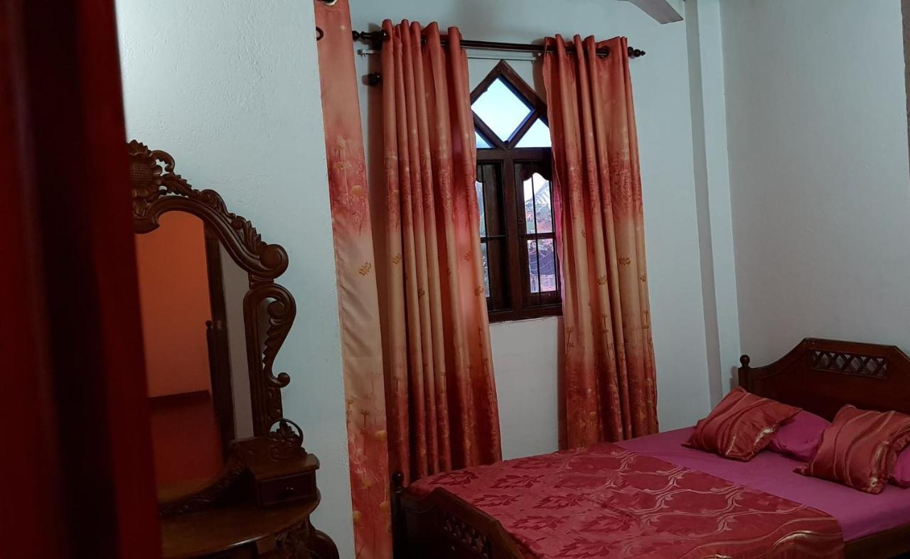 Sea Shine Guest House Хиккадува Экстерьер фото