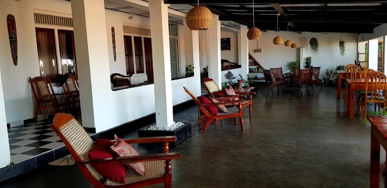 Sea Shine Guest House Хиккадува Экстерьер фото